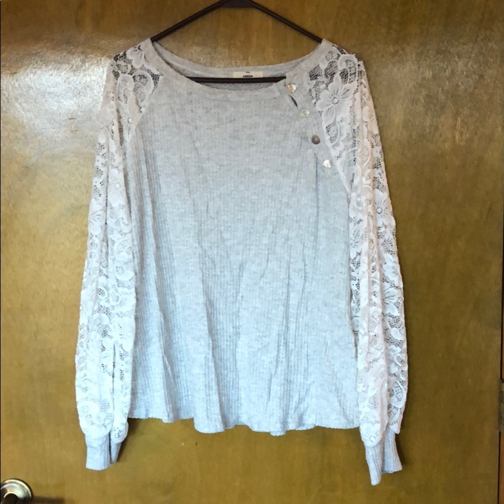 Long sleeve lace shirt